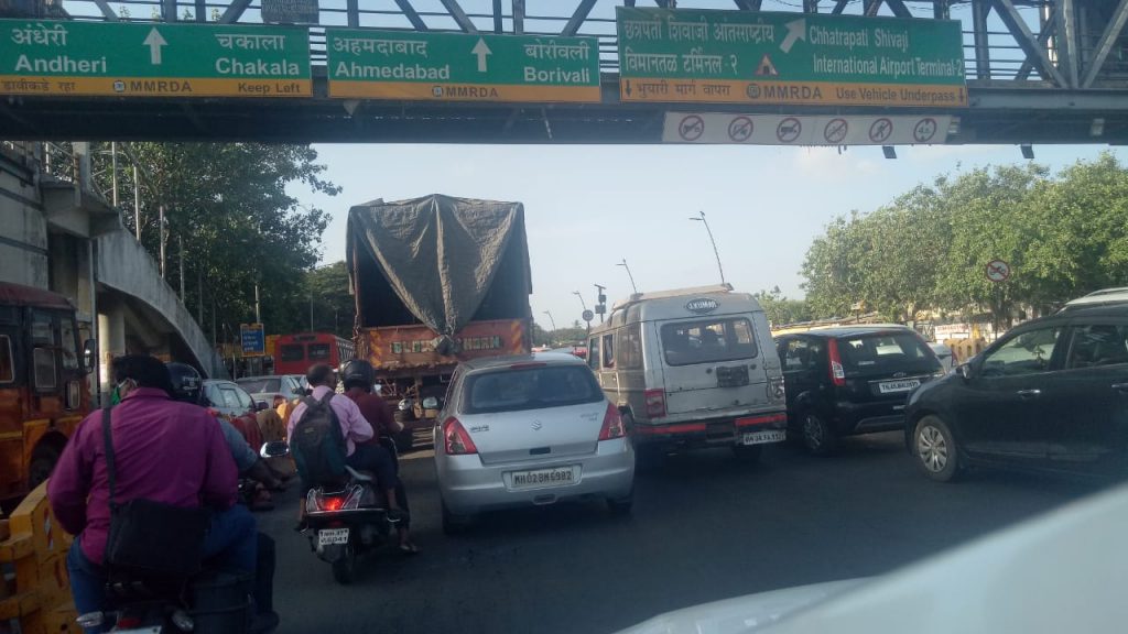 Heavy traffic jam at Mumbai's Western Express Highway